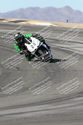 media/Dec-07-2025-CVMA (Sun) [[3e7d2de5dc]]/Race 7-Formula Lightweight Twins Shootout/